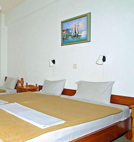 Paralía Hotel Helios מראה חיצוני תמונה