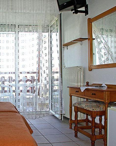 Paralía Hotel Helios מראה חיצוני תמונה
